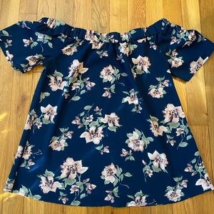 Sweet Wanderer off the shoulder blouse size small